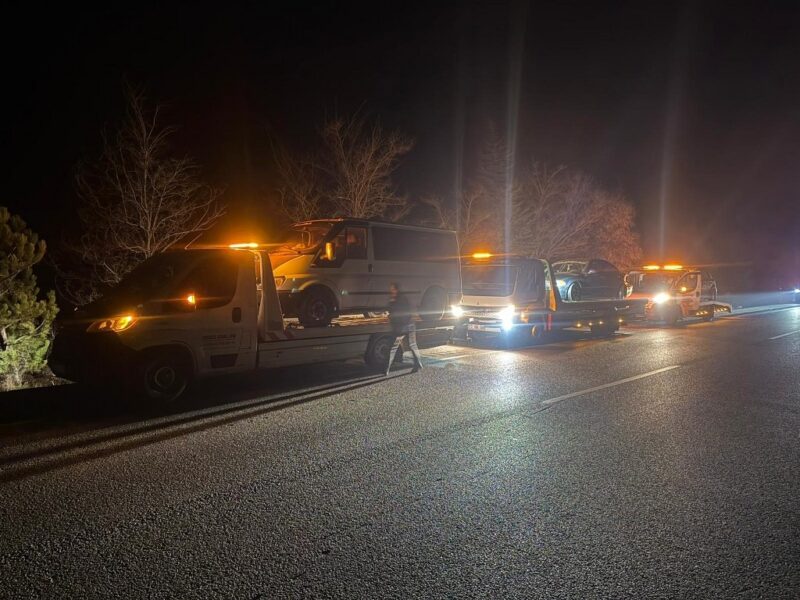 Kaza sonrası aracını kontrol ederken otomobil çarptı