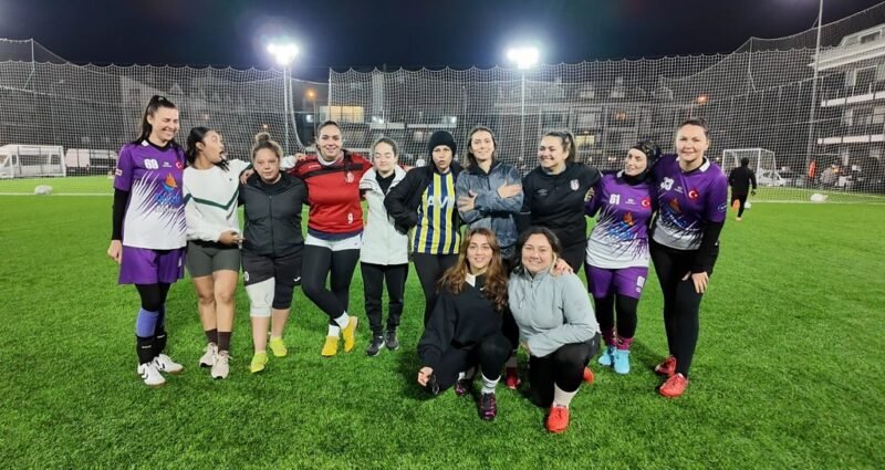 Marmarisli kadınlar 9 yıldır futbolla spor yapıp, stres atıyor