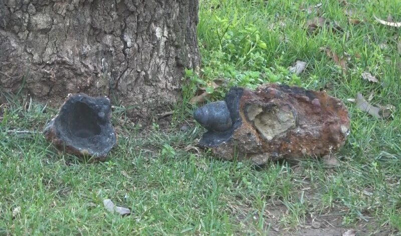Parkta patlamamış askeri mühimmat bulundu