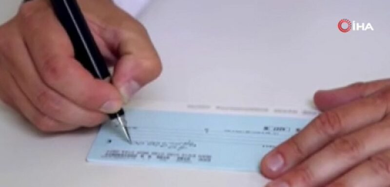 Vatandaşları 20 milyon lira dolandıran 12 kişi tutuklandı