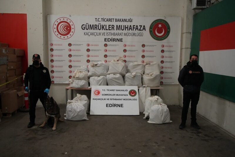 Uyuşturucuyu tampondan egzoza, stepneden tavana gizlemişler