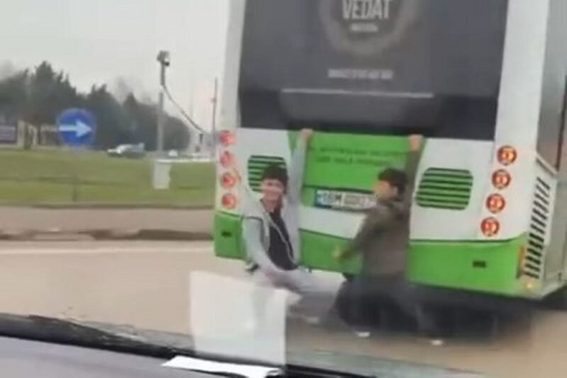 Tehlikeli yolculuk kameraya yansıdı