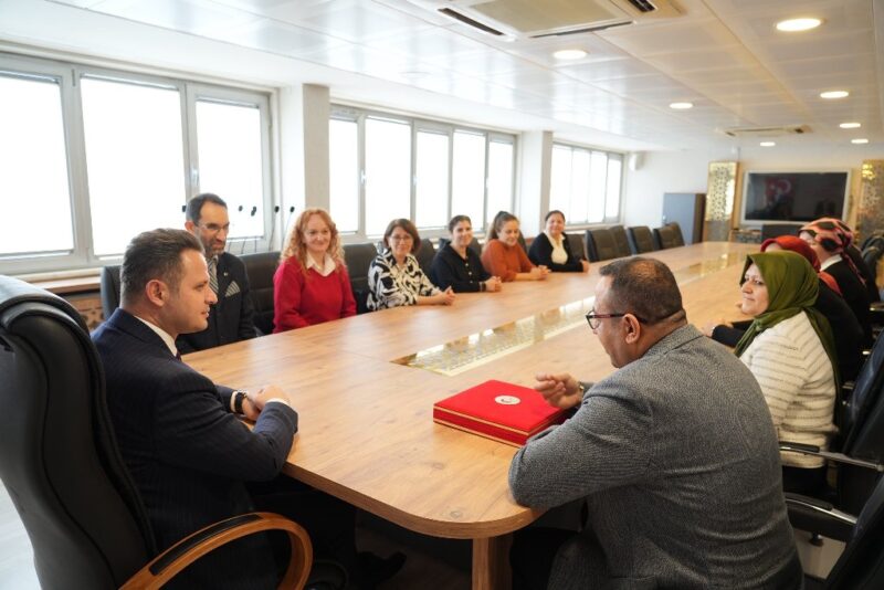 “Bayrak Sevgisi” el emeğiyle taçlandı