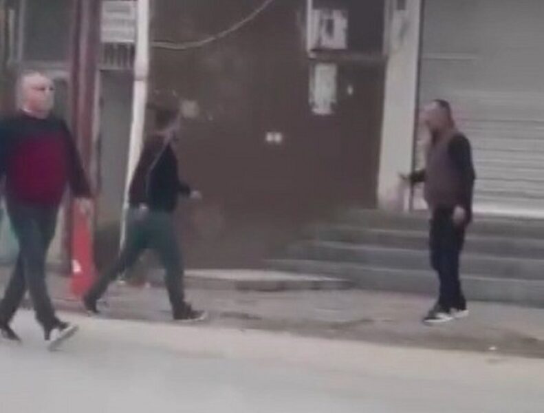  Tartıştığı kişiyi ayağından vurdu