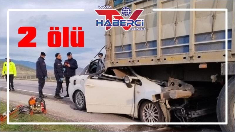 Cenazeye giderken kazada hayatlarını kaybettiler