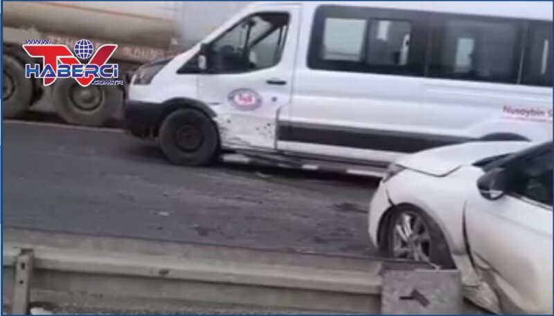 Minibüs ile otomobil çarpıştı: 2 yaralı