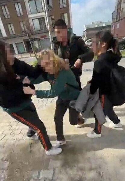 14 yaşındaki kızın yaşıtı tarafından darbedildiği iddiası