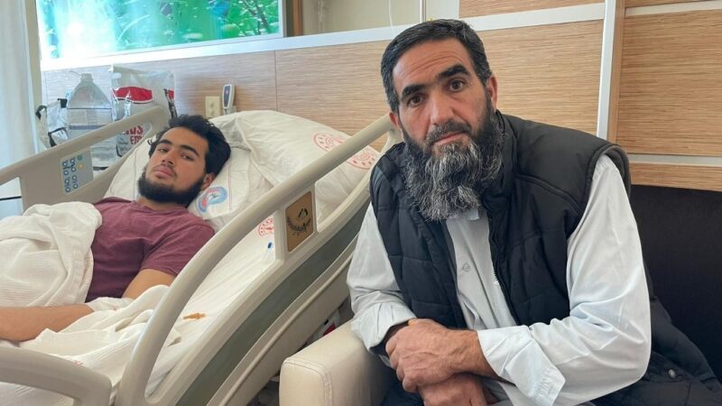 Domuzun saldırdığı çoban ölümden döndü