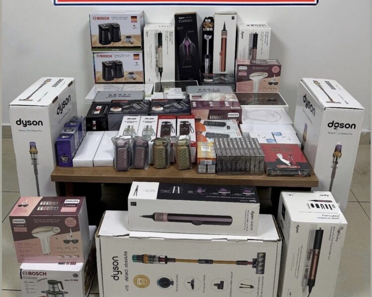 Yolcuların valizinde gümrük kaçağı ürünler ele geçirildi