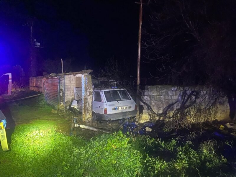 Otomobil bahçe duvarına çarptı: 1 ölü