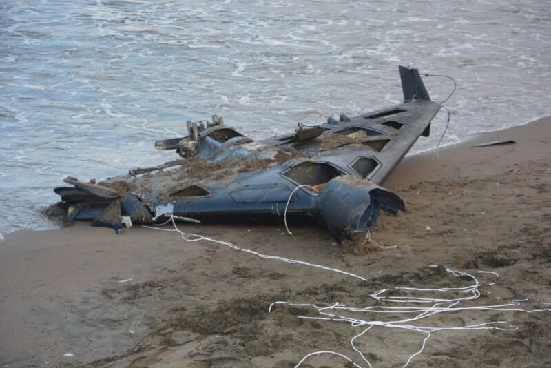 Sahile vuran insansız hava aracı parçası, İran yapımı kamikaze çıktı