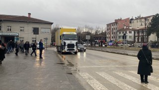 Kamyonun çarptığı adam hayatını kaybetti