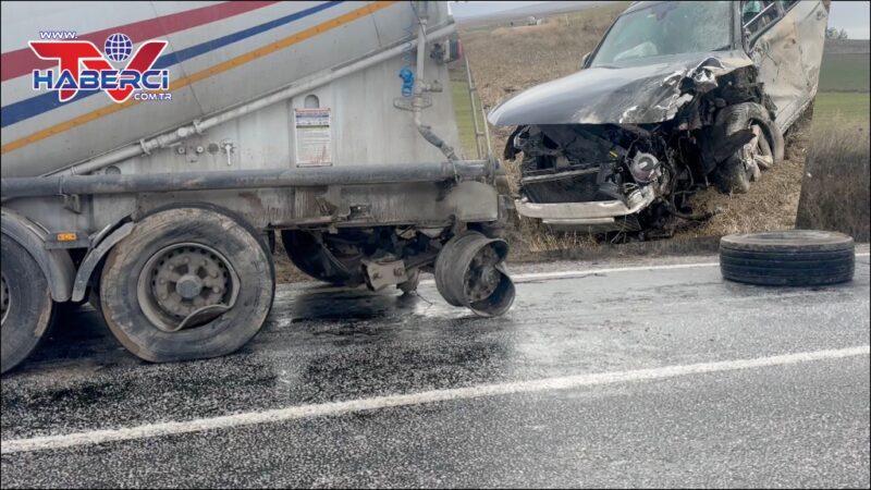 Tır ile cip çarpıştı: 4 yaralı