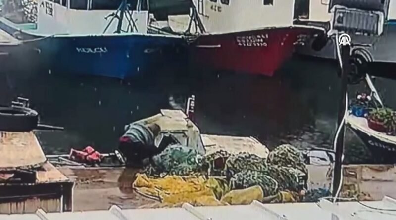 Sahilde erkek cesedi bulundu