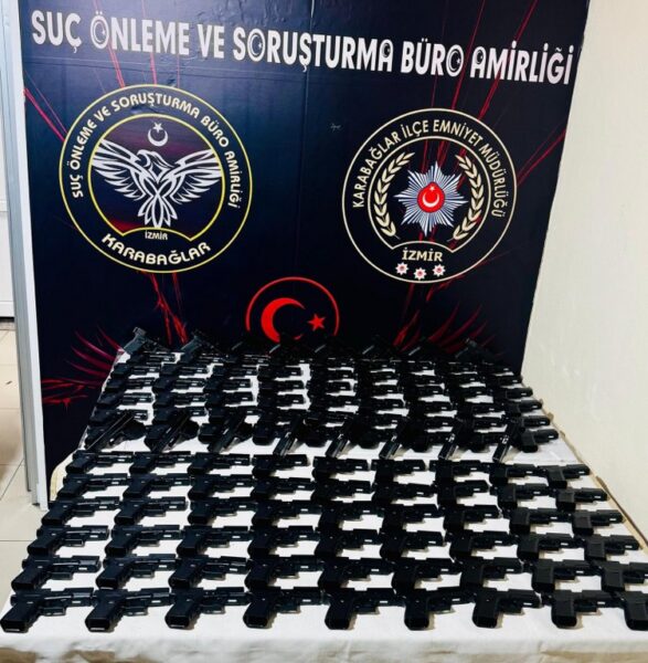 Güvercin kümesinden cephanelik çıktı: 124 tabanca ele geçirildi