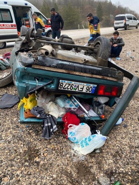 Otomobil takla attı, 4 kişi yaralandı