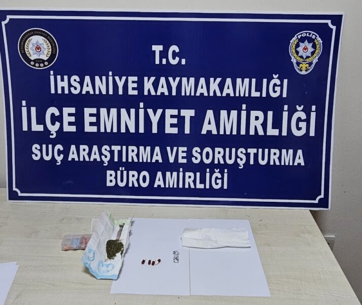 Uyuşturucu kullanarak direksiyon başına geçen şahsı polis yakaladı