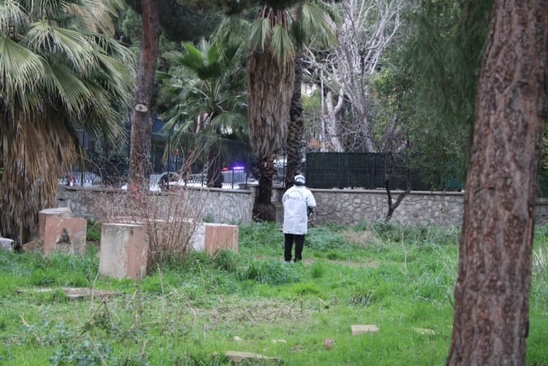 Bıçaklanarak öldürülen yaşlı çiftin evinde incelemeler sürüyor